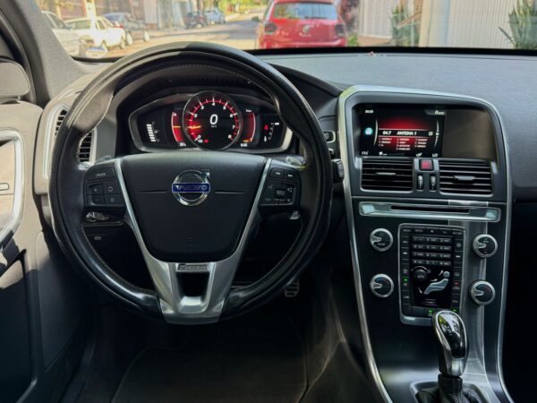 VOLVO/XC60 2.0 T5 R-DESIGN - 2016 - Image 8