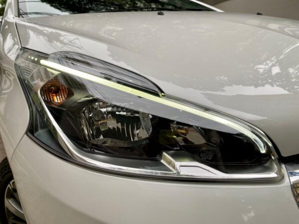 PEUGEOT/208 1.6 GRIFFE FLEX AUT. - 2018 - Image 14